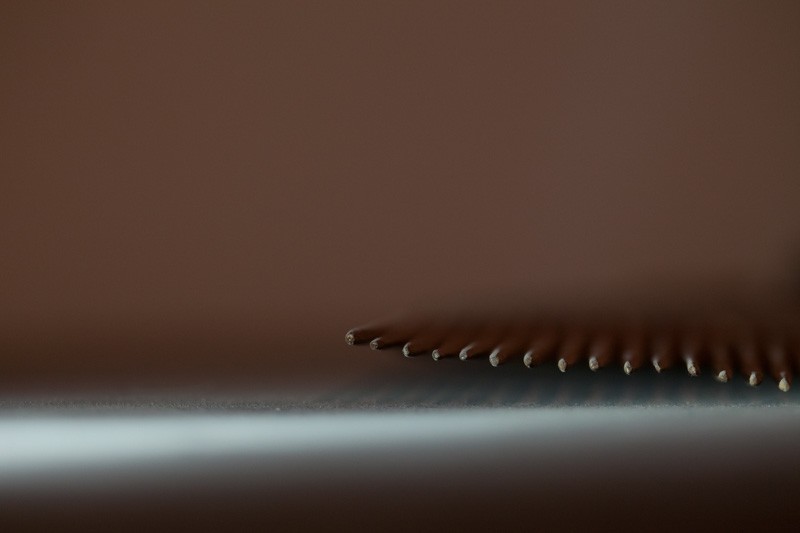 The tips of a comb.
