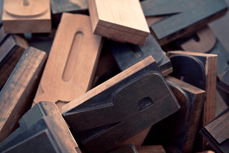Large blocks of wooden type.